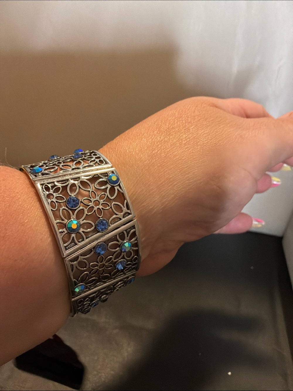 paparazzi Gunmetal Filigree Bracelet with Blue Accents - Picture 2 of 2